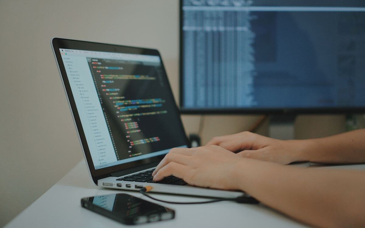 corso-javascript-es6-nodejs-reactjs-in-italiano-1572535290066.jpg